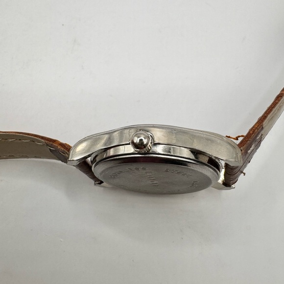 Set of two Calvin hill watches needs battery - Picture 6 of 13